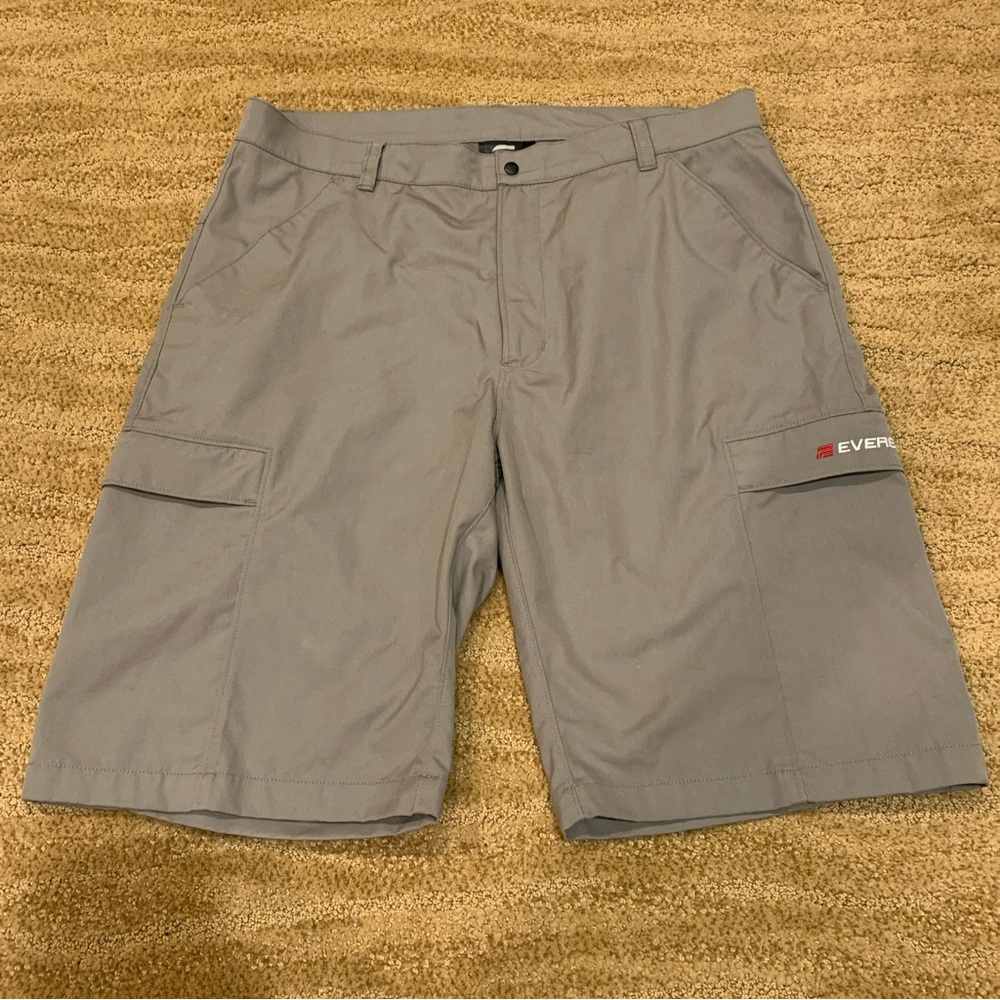 Everest Size Large Khaki Cargo Shorts